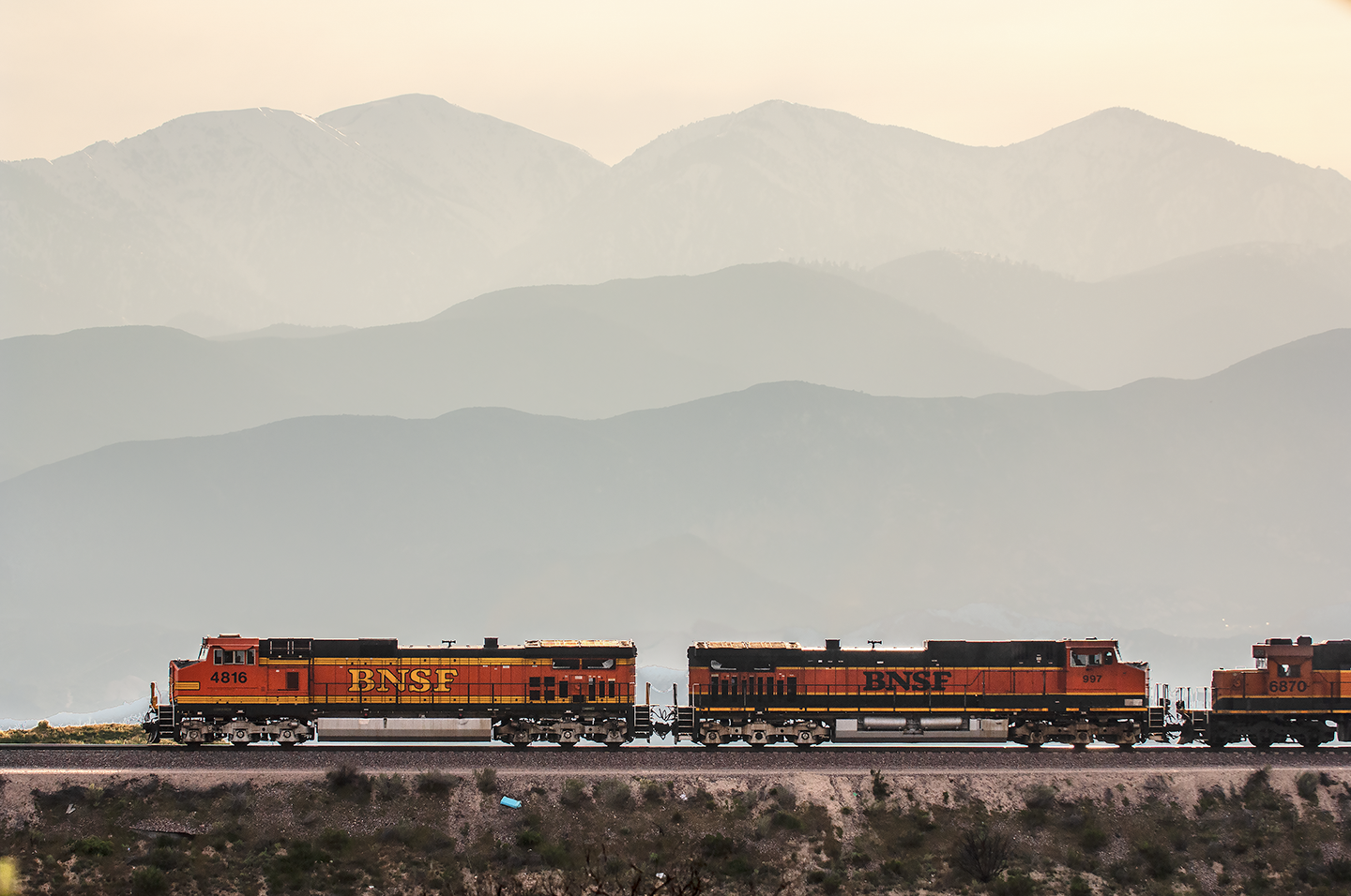 <i>Summit</i> &nbsp Cajon Pass 