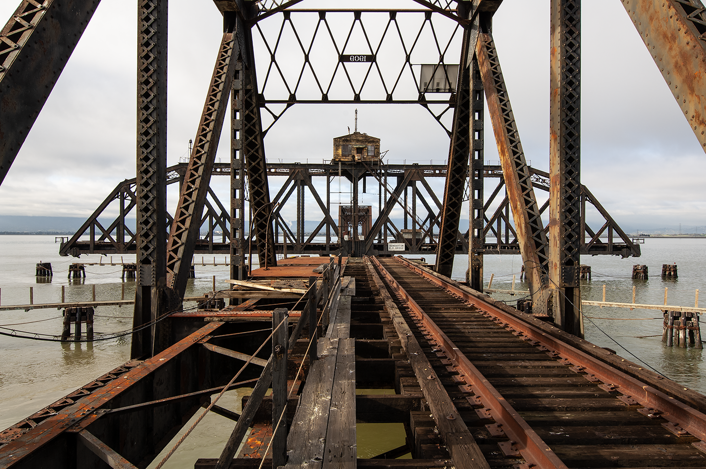 <i>SF Bay Rail Bridge</i> &nbsp