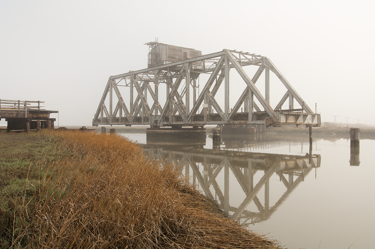 <i>Newark Slough Rail Bridge</i> &nbsp