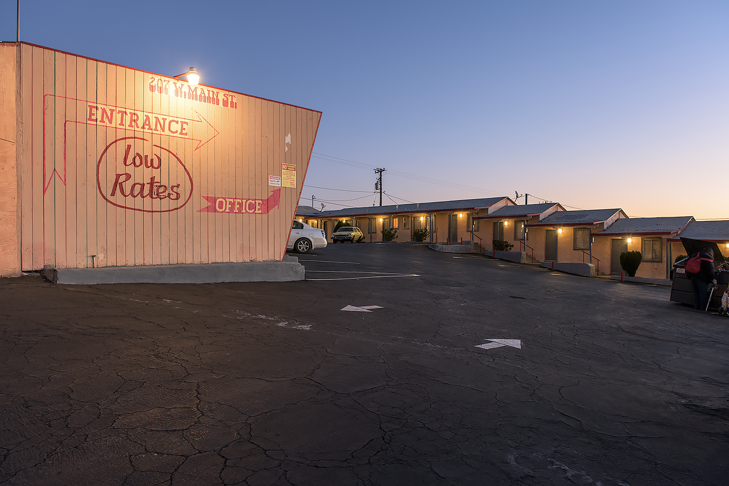 <i>Main Street</i> &nbsp Barstow, CA
