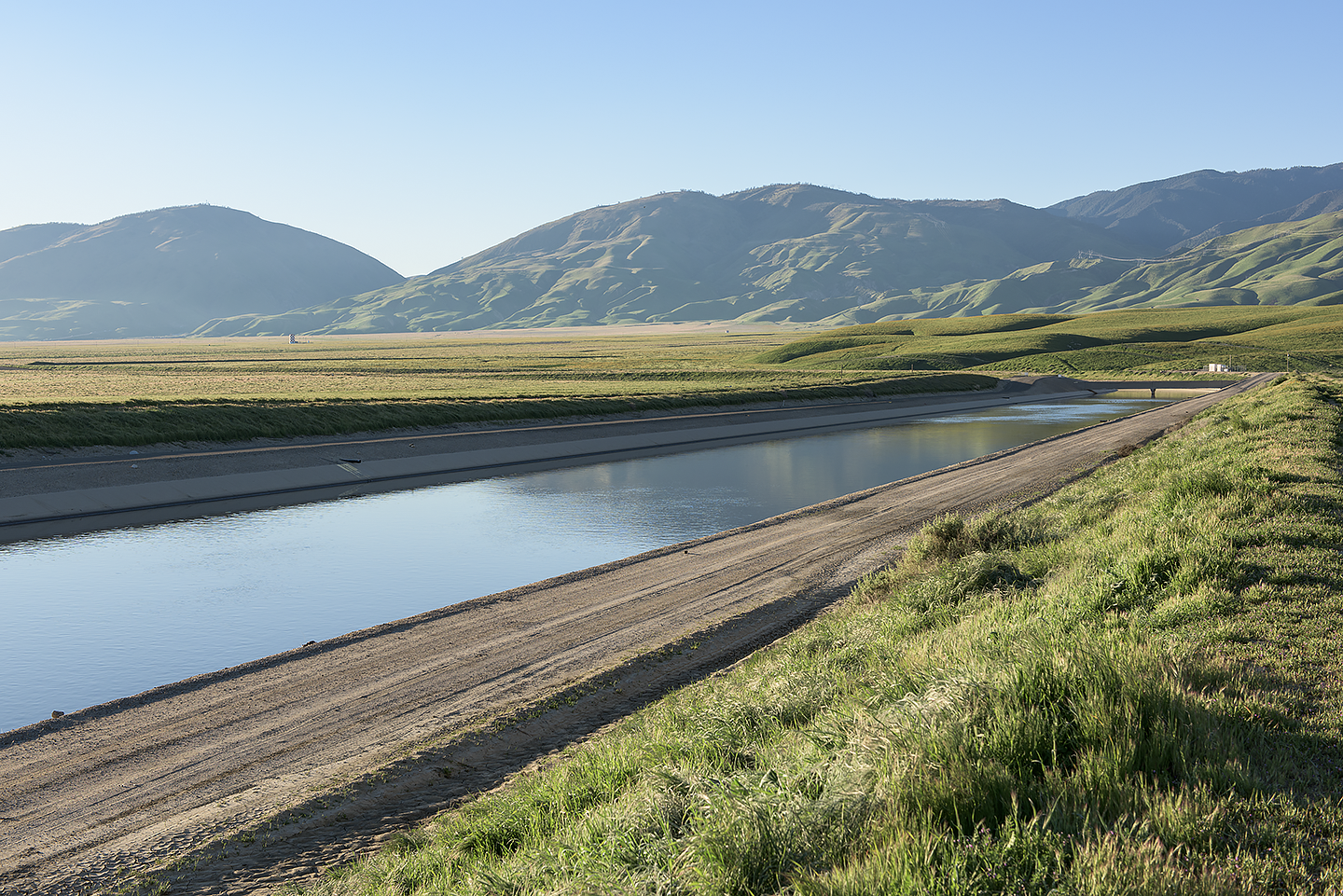 <i>Tejon Pass from the San Joaquin Valley</i> &nbsp